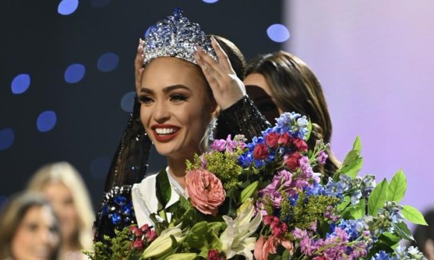 USA’s R’Bonney Gabriel crowned Miss Universe 2022