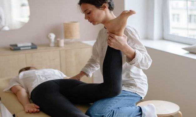 Are there any surgical and non surgical knee pain treatment options?