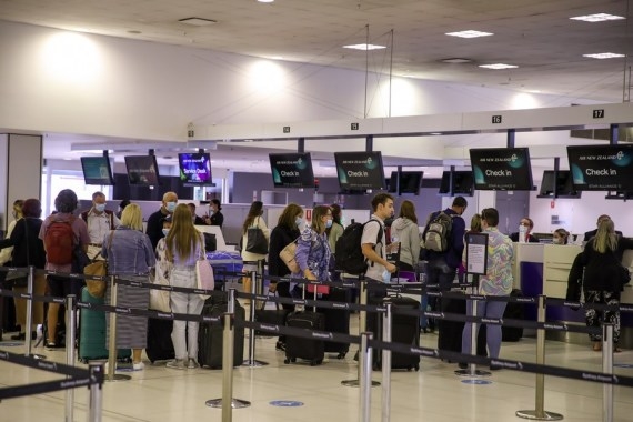 Australian regulator calls on airlines to cut domestic airfares