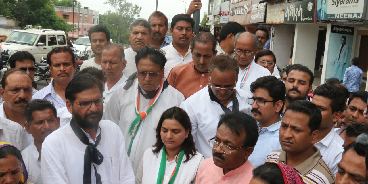 Cong in MP stages protest over Rahul’s disqualification from LS