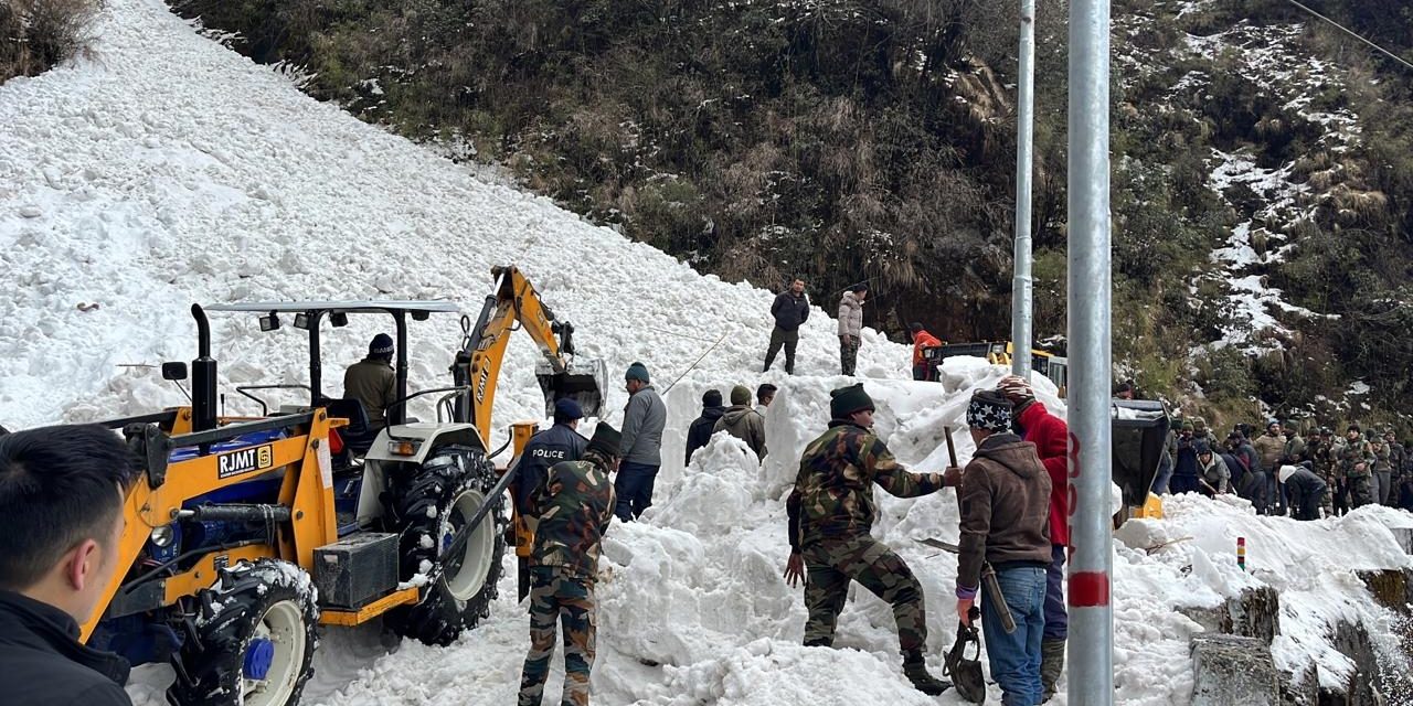 Scores of tourists feared dead in Sikkim avalanche