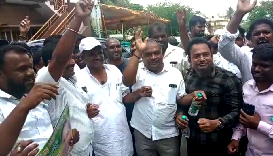 Congress leading in most seats of polarised K’taka district