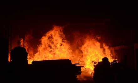 2 kids hand themselves in over massive Sydney building blaze