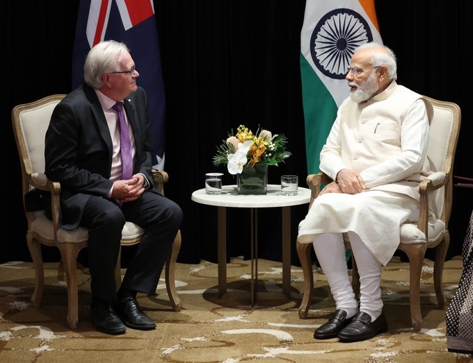 PM Modi meets prominent Australian figures