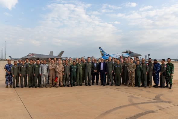 PM Albanese meets IAF contingent at Exercise Pitch Black